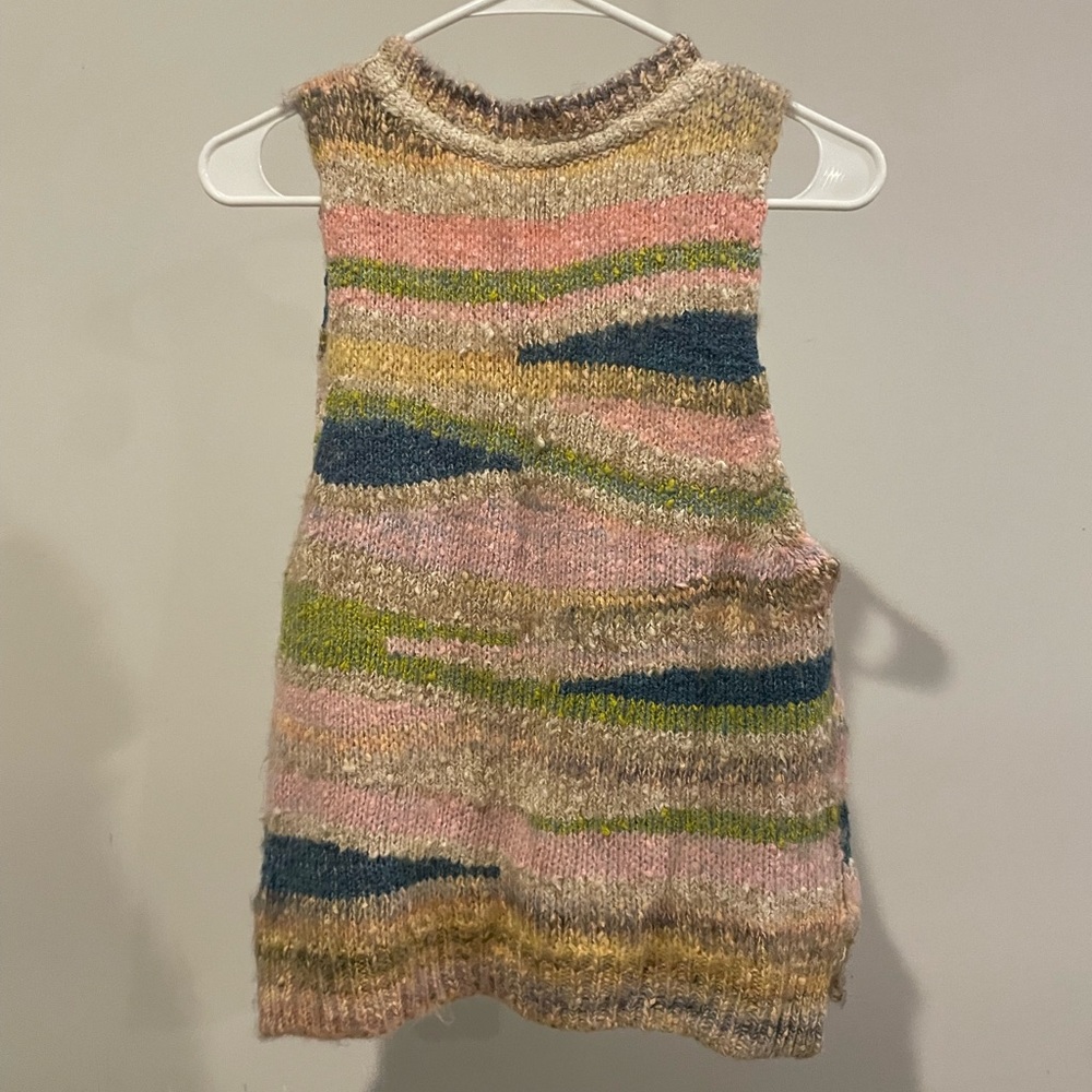 Super soft Pilcro sweater tank with beautiful knit pattern. Never worn, no tags.